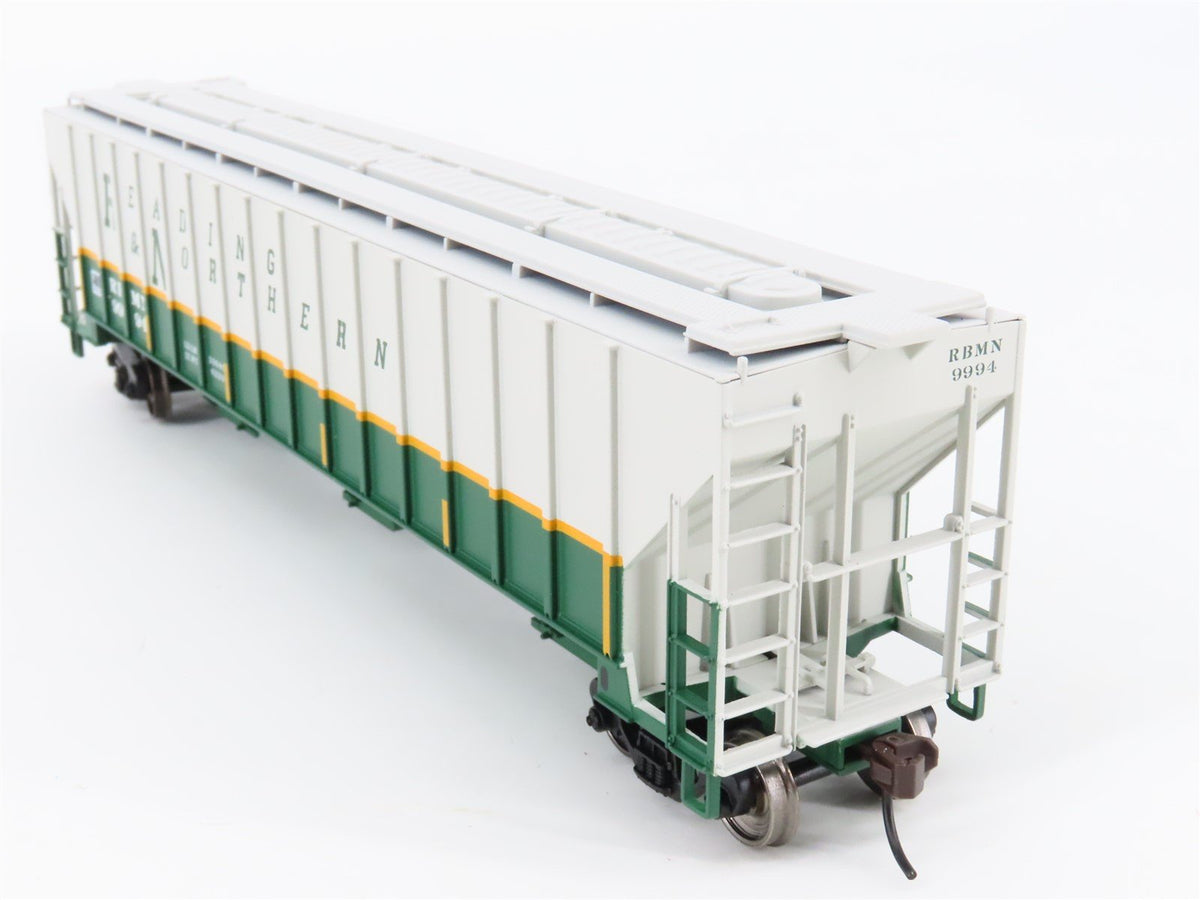 HO Atlas Trainman 20002897 RBMN Reading &amp; Northern 3 Bay Covered Hopper #9994