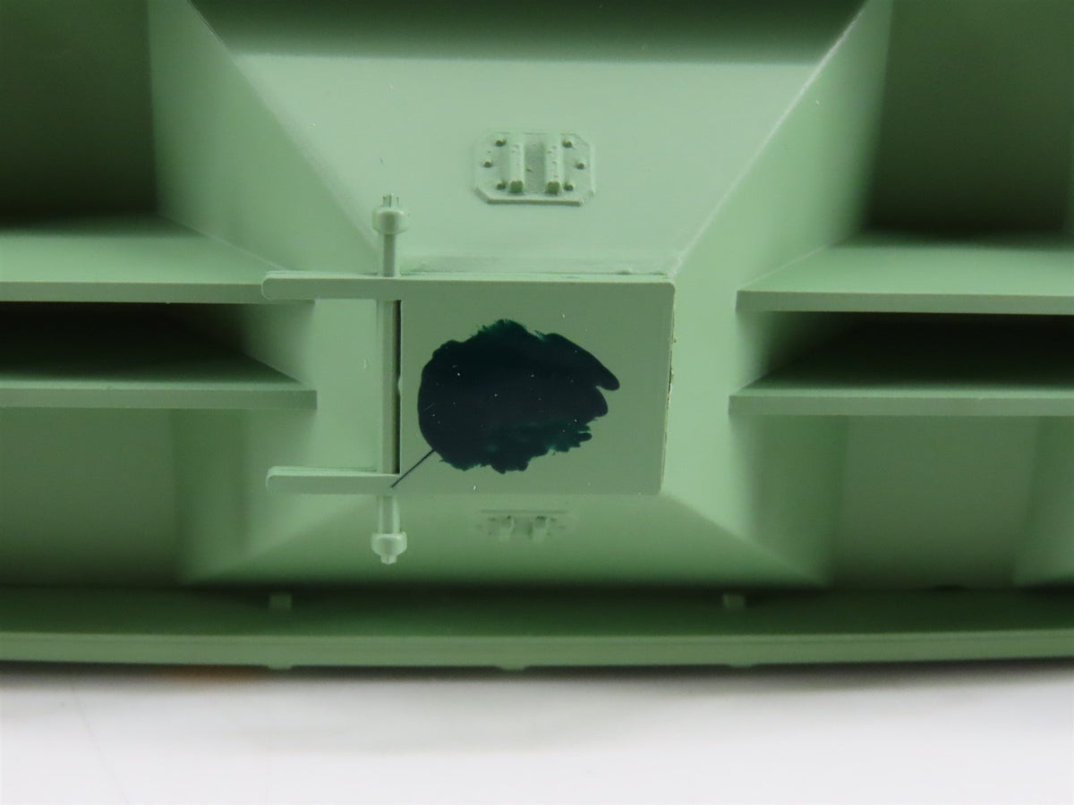 HO Scale Walthers Mainline 910-7254 TLDX Cargill 54&#39; 3 Bay Covered Hopper #2511
