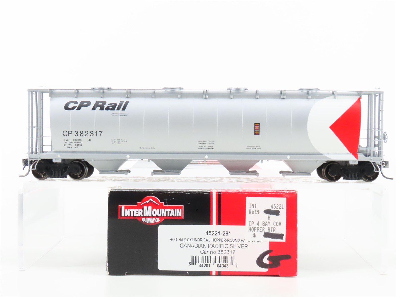 HO Scale Intermountain 45221-28 CP Rail Silver 4-Bay Cylindrical Hopper #382317