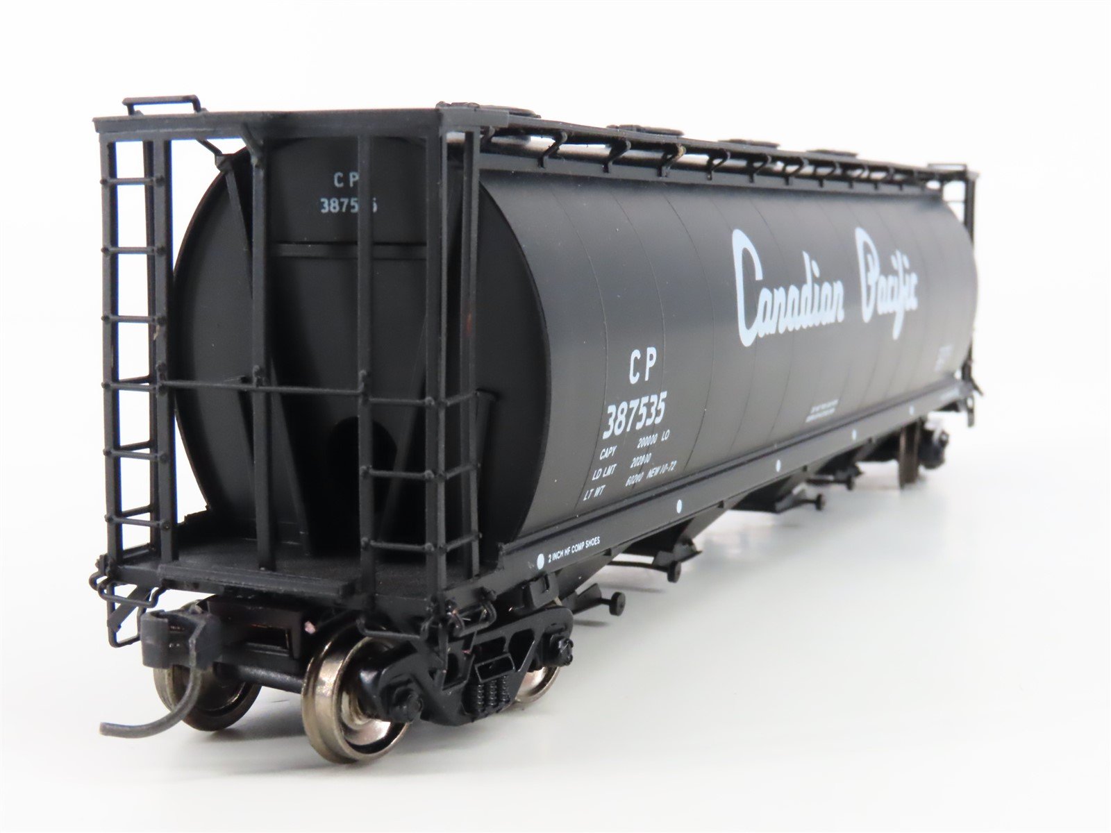 HO Scale Intermountain 45212-14 CP Black 4-Bay Cylindrical Hopper #387535
