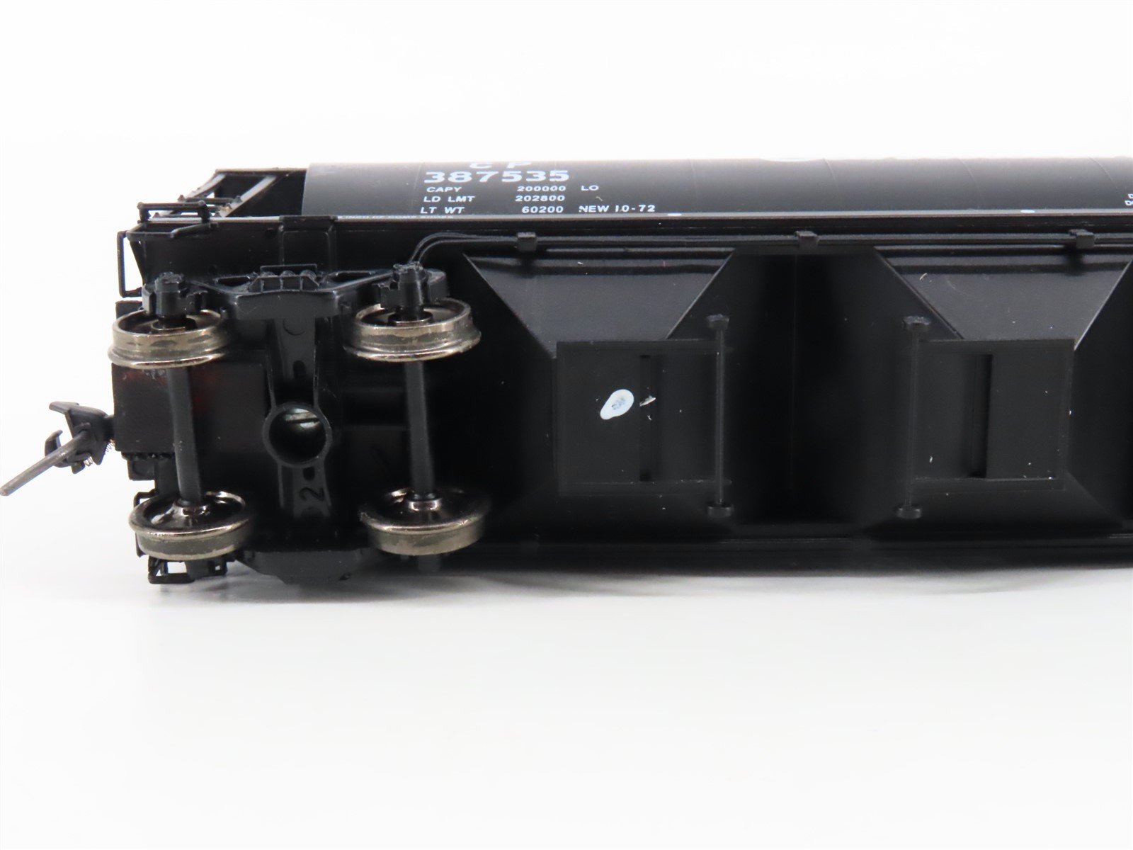 HO Scale Intermountain 45212-14 CP Black 4-Bay Cylindrical Hopper #387535