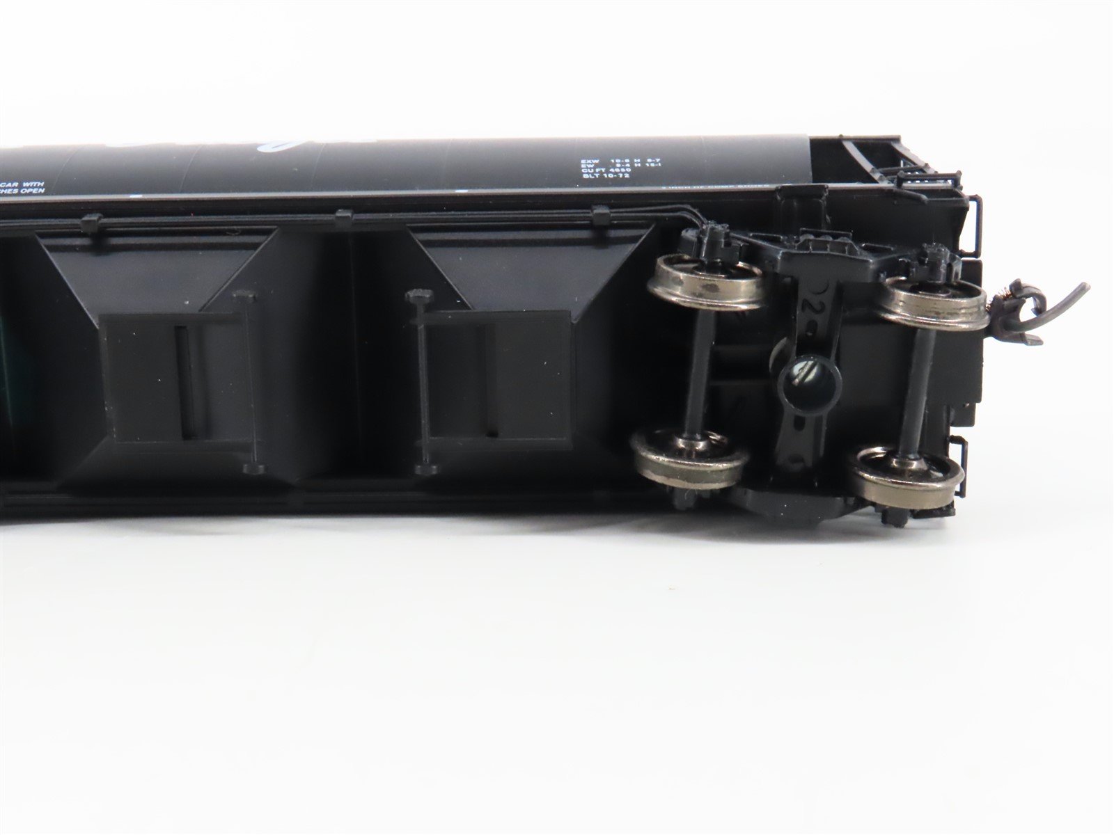 HO Scale Intermountain 45212-14 CP Black 4-Bay Cylindrical Hopper #387535