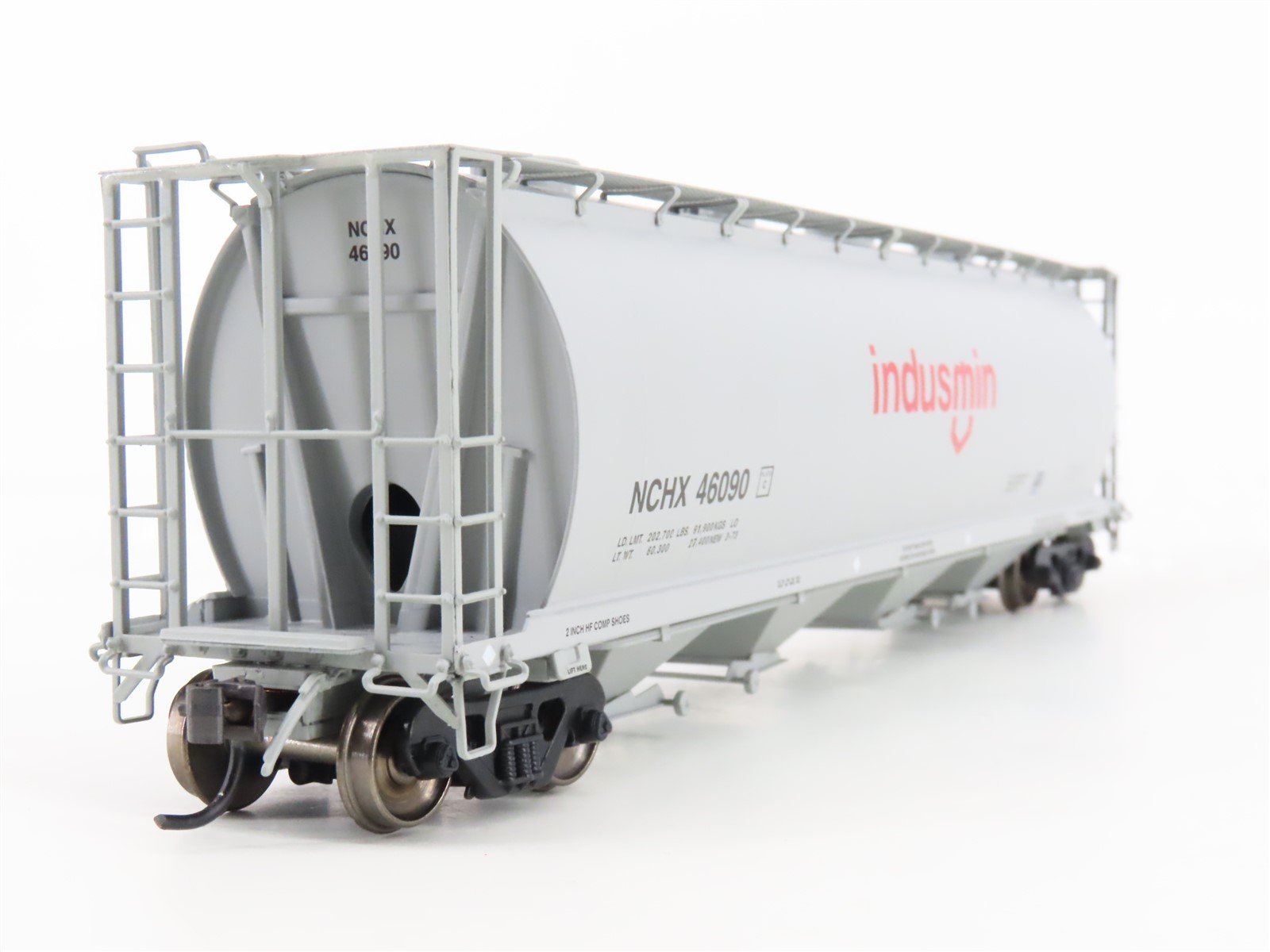HO Scale Intermountain 45206-18 NCHX Indusmin 4-Bay Cylindrical Hopper #46090