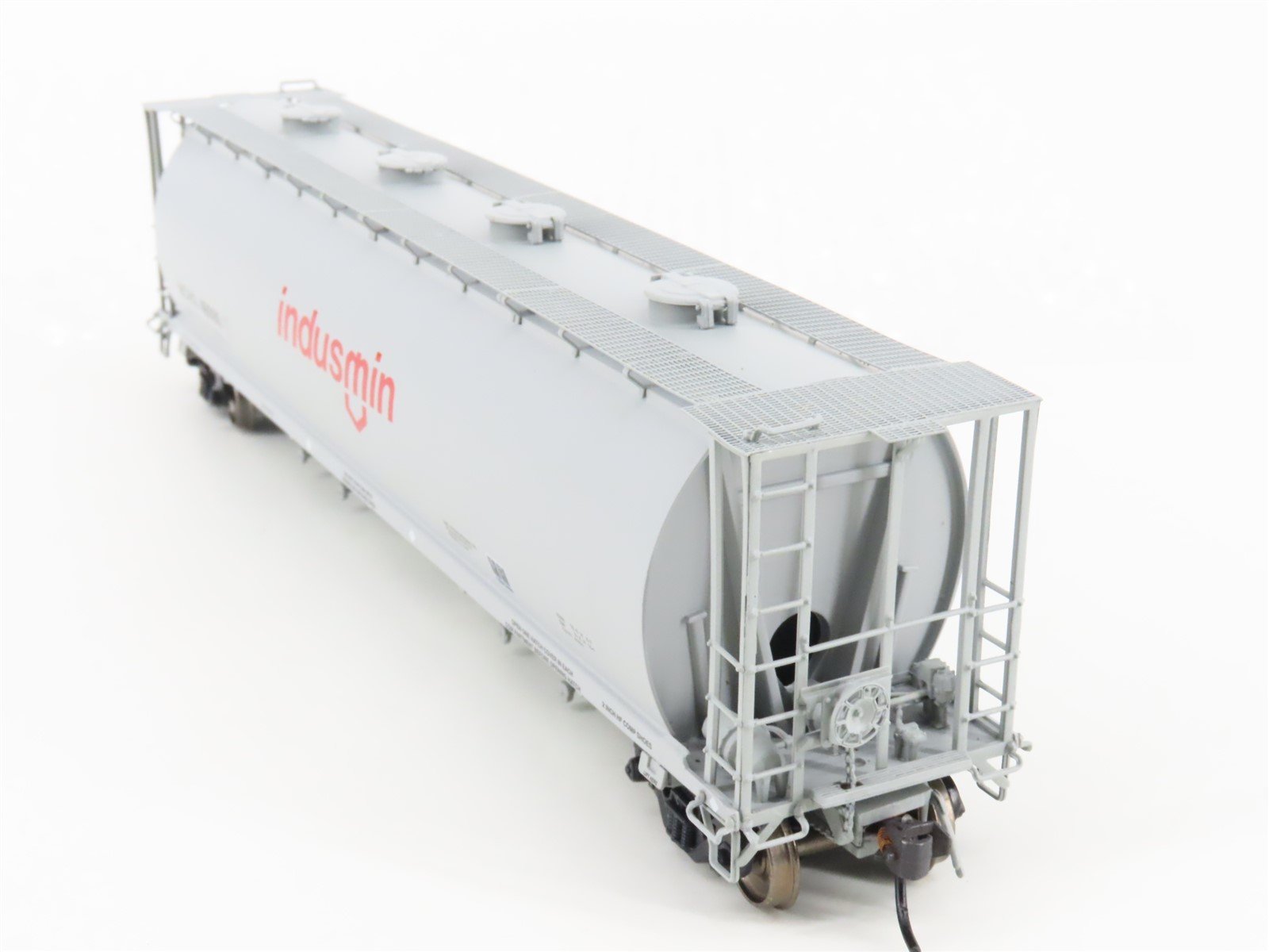 HO Scale Intermountain 45206-18 NCHX Indusmin 4-Bay Cylindrical Hopper #46090