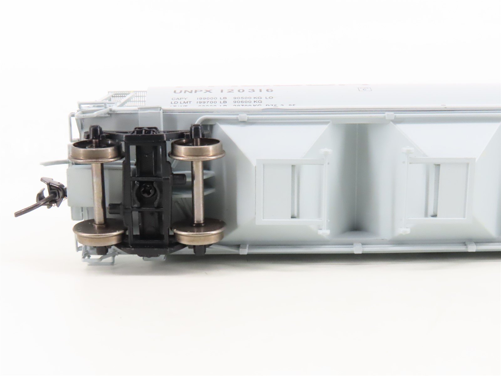 HO Scale Intermountain 45126-10 UNPX Procor 4-Bay Cylindrical Hopper #120316