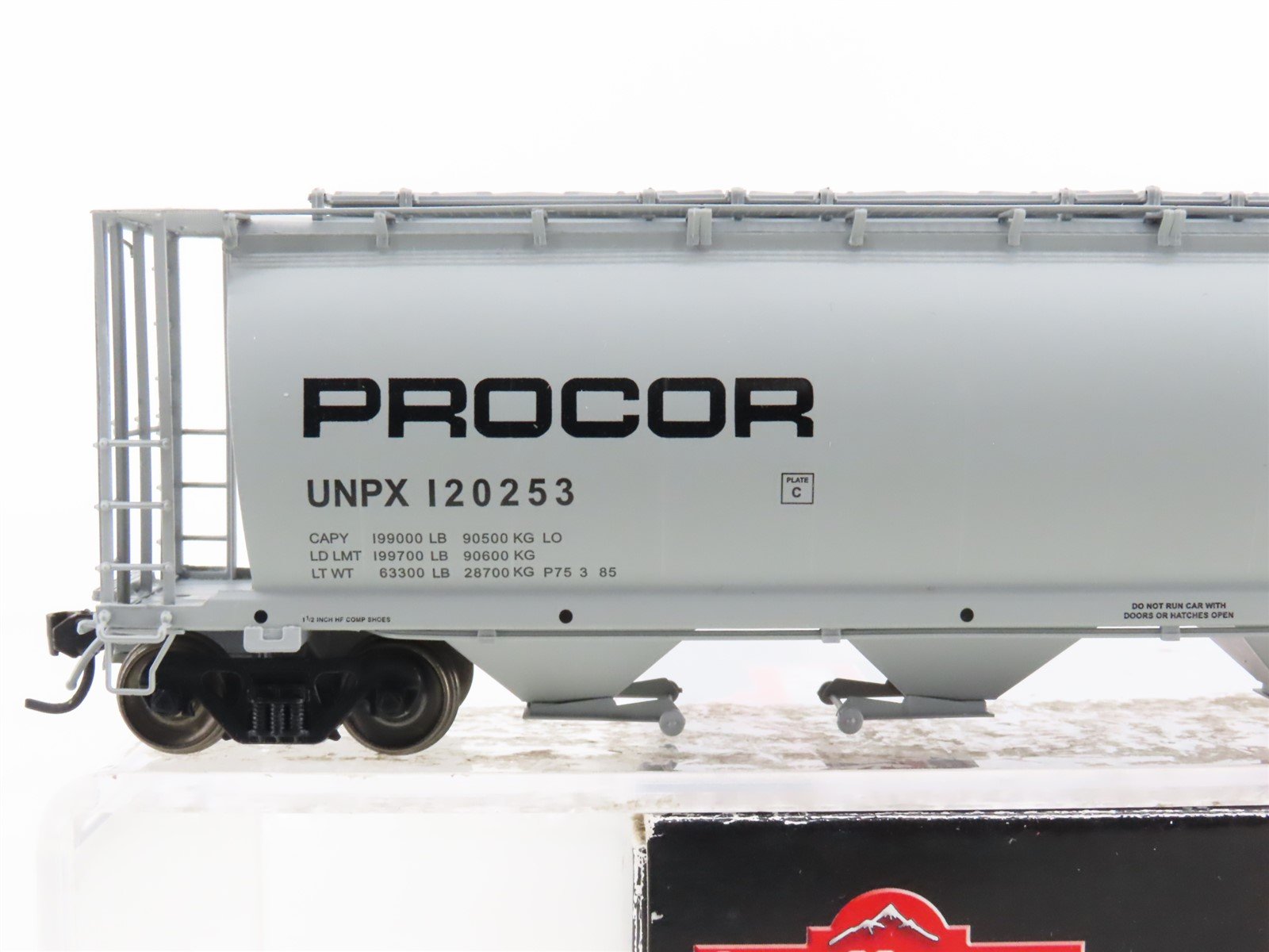 HO Scale Intermountain 45126-03 UNPX Procor 4-Bay Cylindrical Hopper #120253