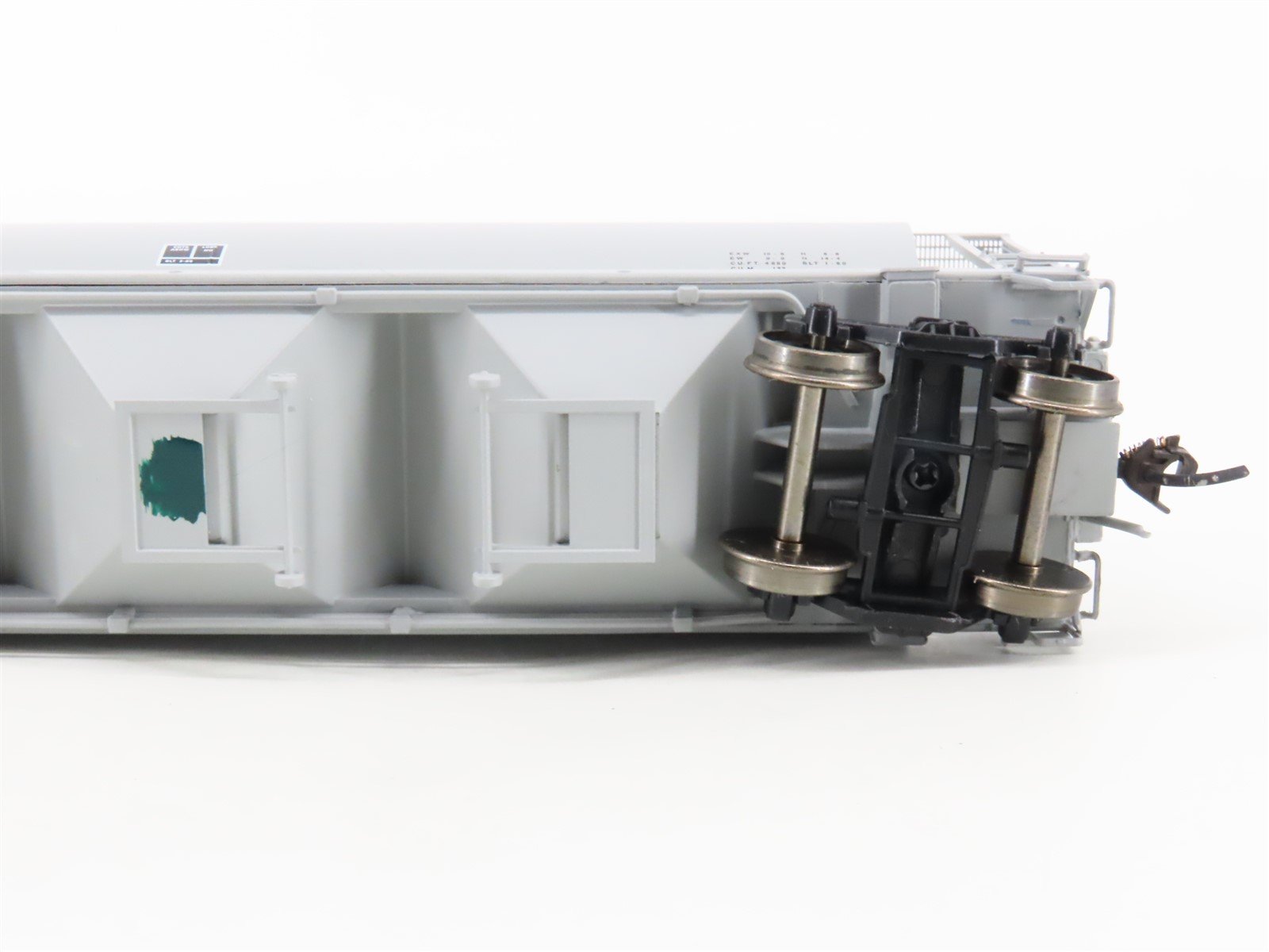 HO Scale Intermountain 45126-03 UNPX Procor 4-Bay Cylindrical Hopper #120253