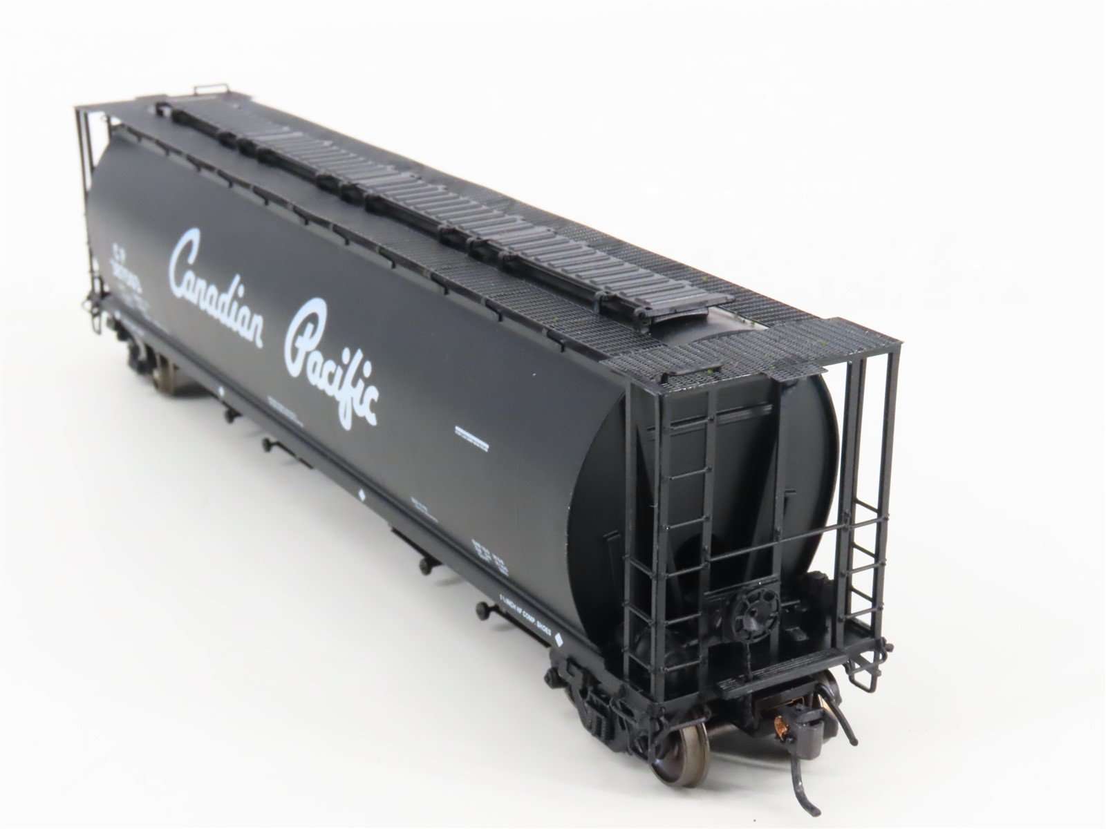 HO Scale Intermountain 45127-05 CP Black 4-Bay Cylindrical Hopper #385173
