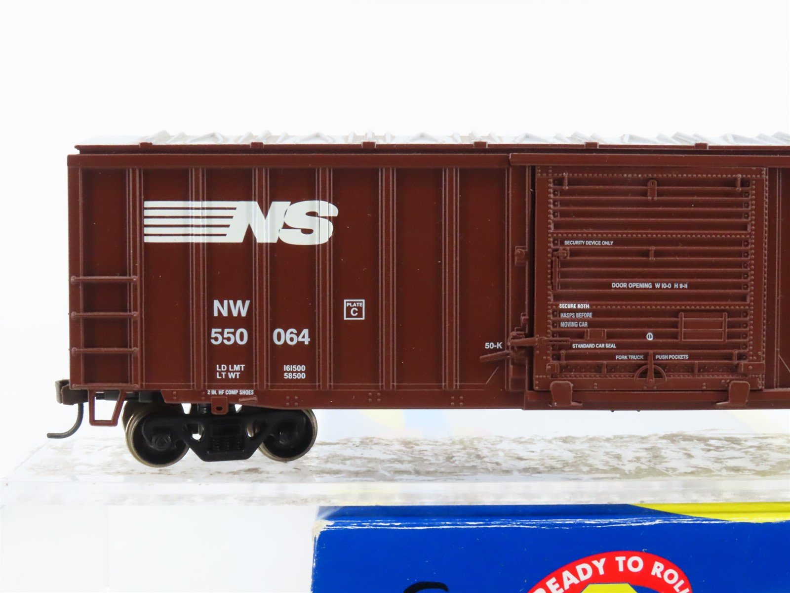 HO Scale Athearn RTR 7052 NW Norfolk Southern 50' Railbox Boxcar #550064