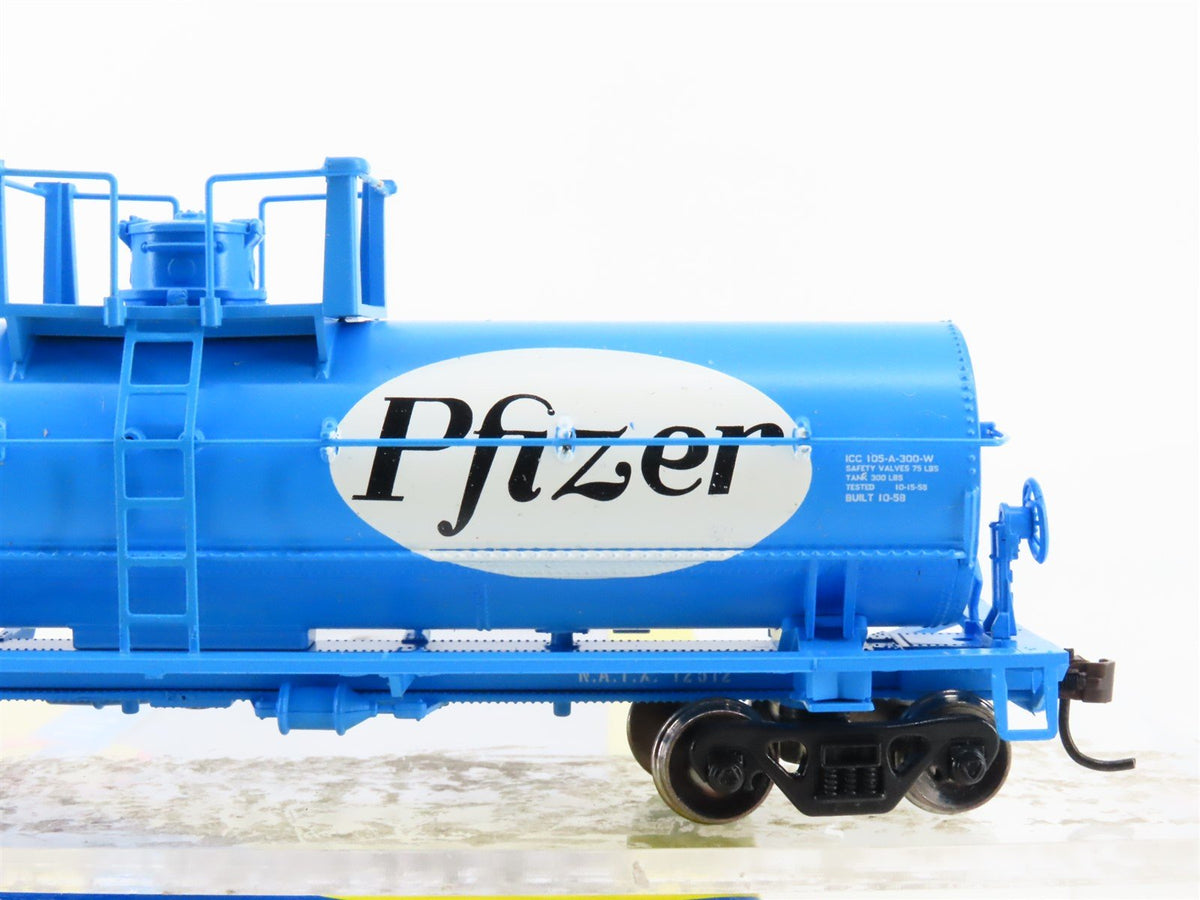 HO Scale Athearn RTR 72921 NATX Pfizer Chemical Single Dome Tankcar #12512