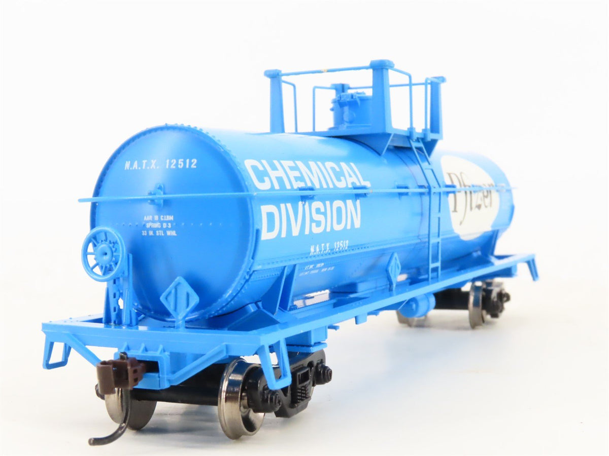 HO Scale Athearn RTR 72921 NATX Pfizer Chemical Single Dome Tankcar #12512
