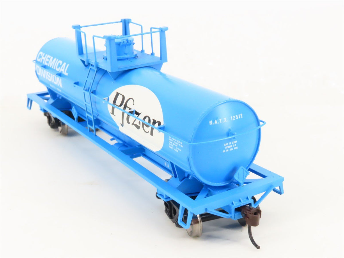 HO Scale Athearn RTR 72921 NATX Pfizer Chemical Single Dome Tankcar #12512