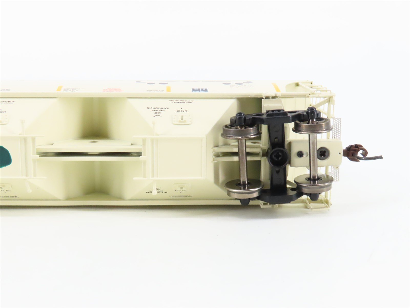 HO Scale Athearn RTR 89425 CSXT Railroad Trinity 5161 3-Bay Hopper #261094