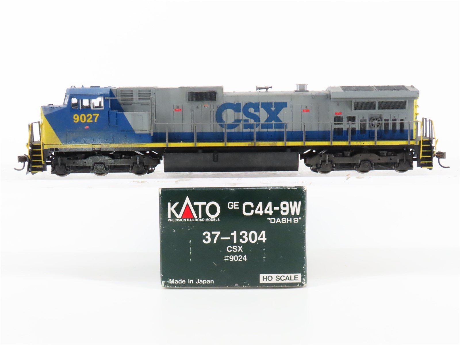 HO KATO 37-1304 CSX GE C44-9W 