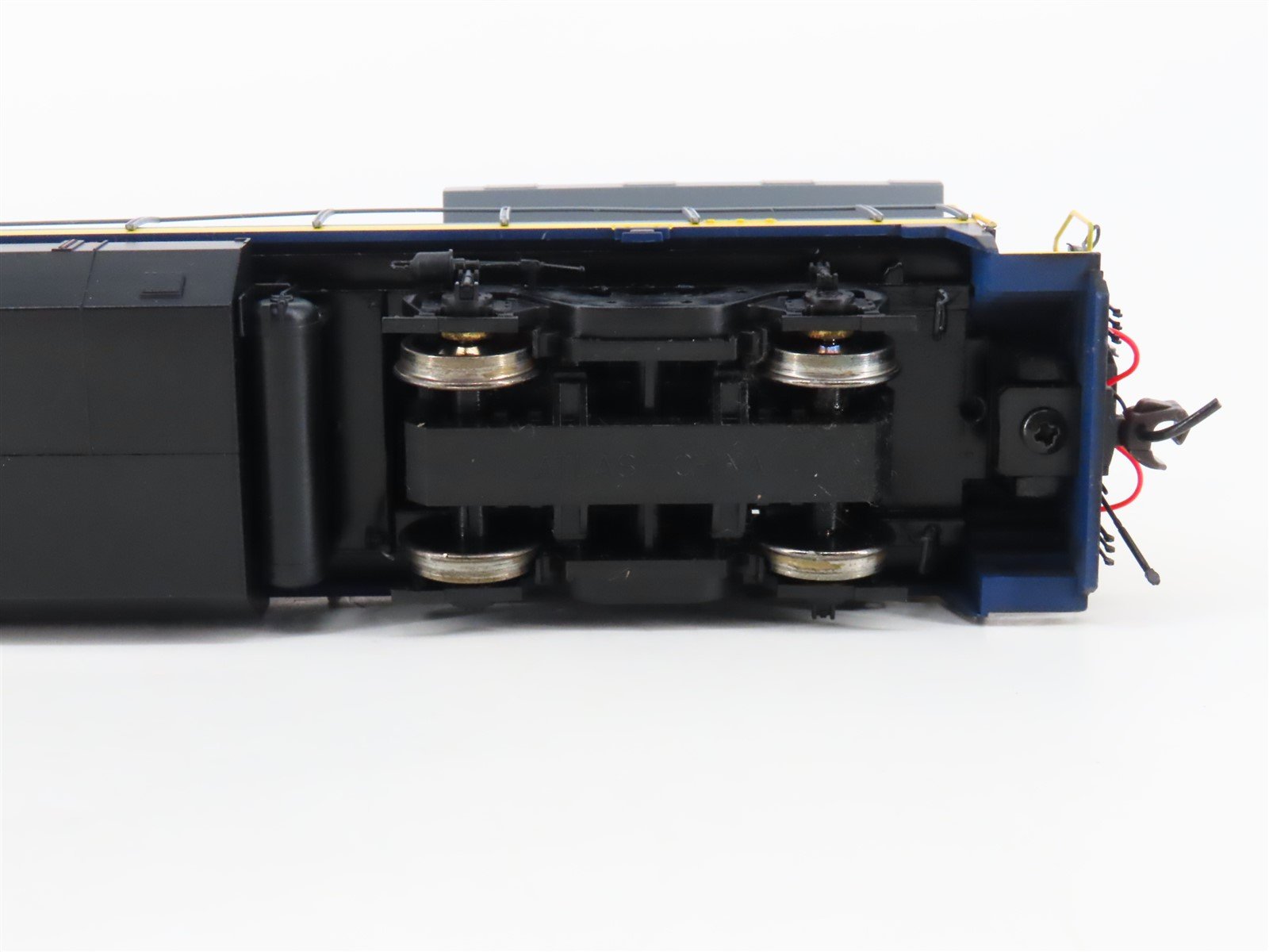 HO Scale Atlas Master 9007 CSX Transportation GE Dash 8-40B Diesel #5933 w/ DCC