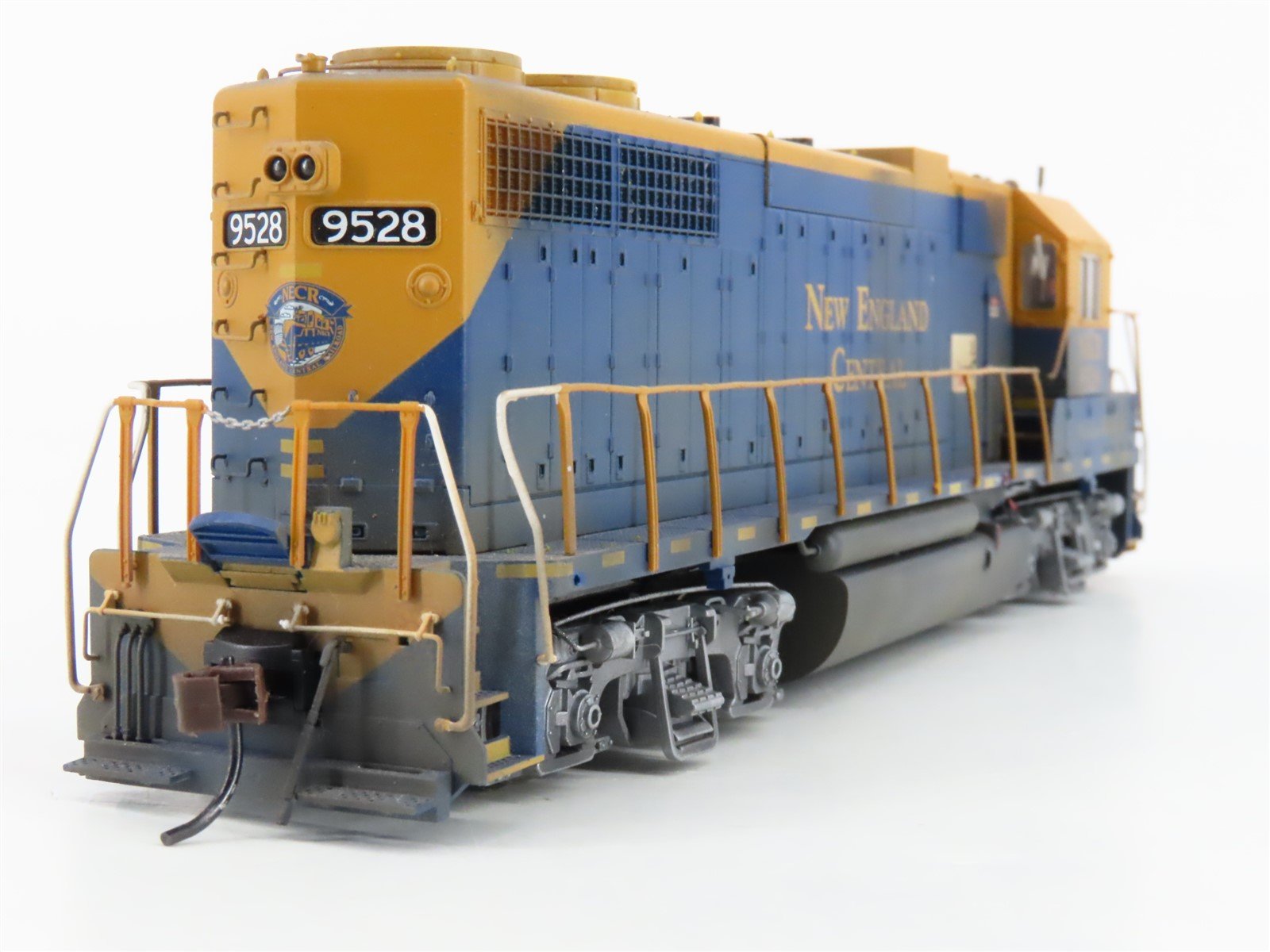 HO Atlas Master 8973 NEC New England Central GP38 Diesel #9528 w/DCC - Weathered