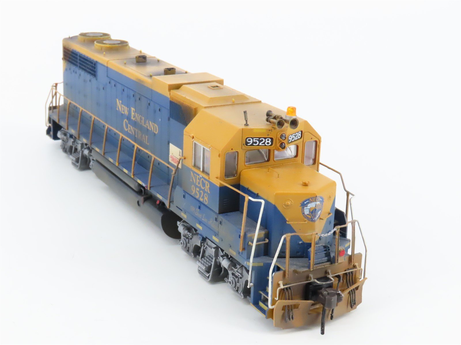 HO Atlas Master 8973 NEC New England Central GP38 Diesel #9528 w/DCC - Weathered