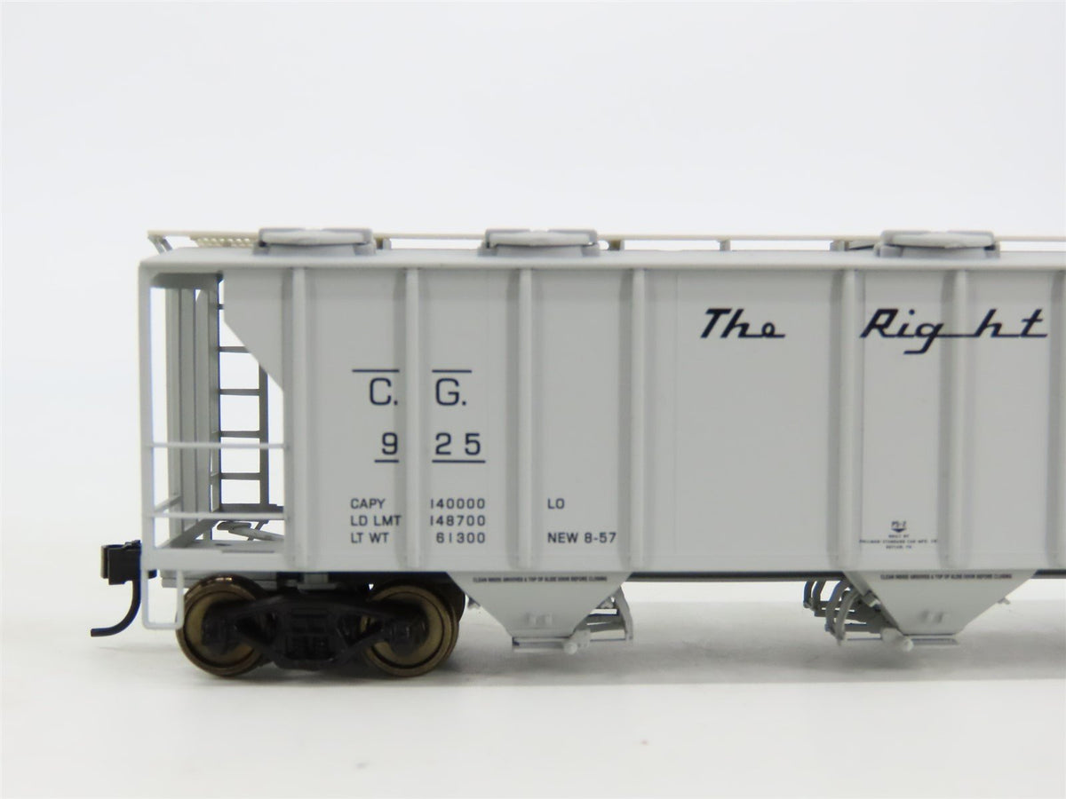 HO Scale Walthers CG Central of Georgia 3-Bay Covered Hopper #925