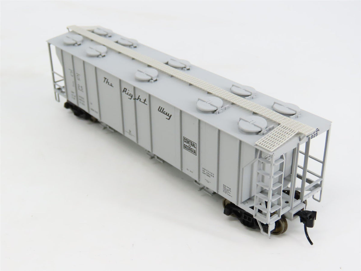 HO Scale Walthers CG Central of Georgia 3-Bay Covered Hopper #925
