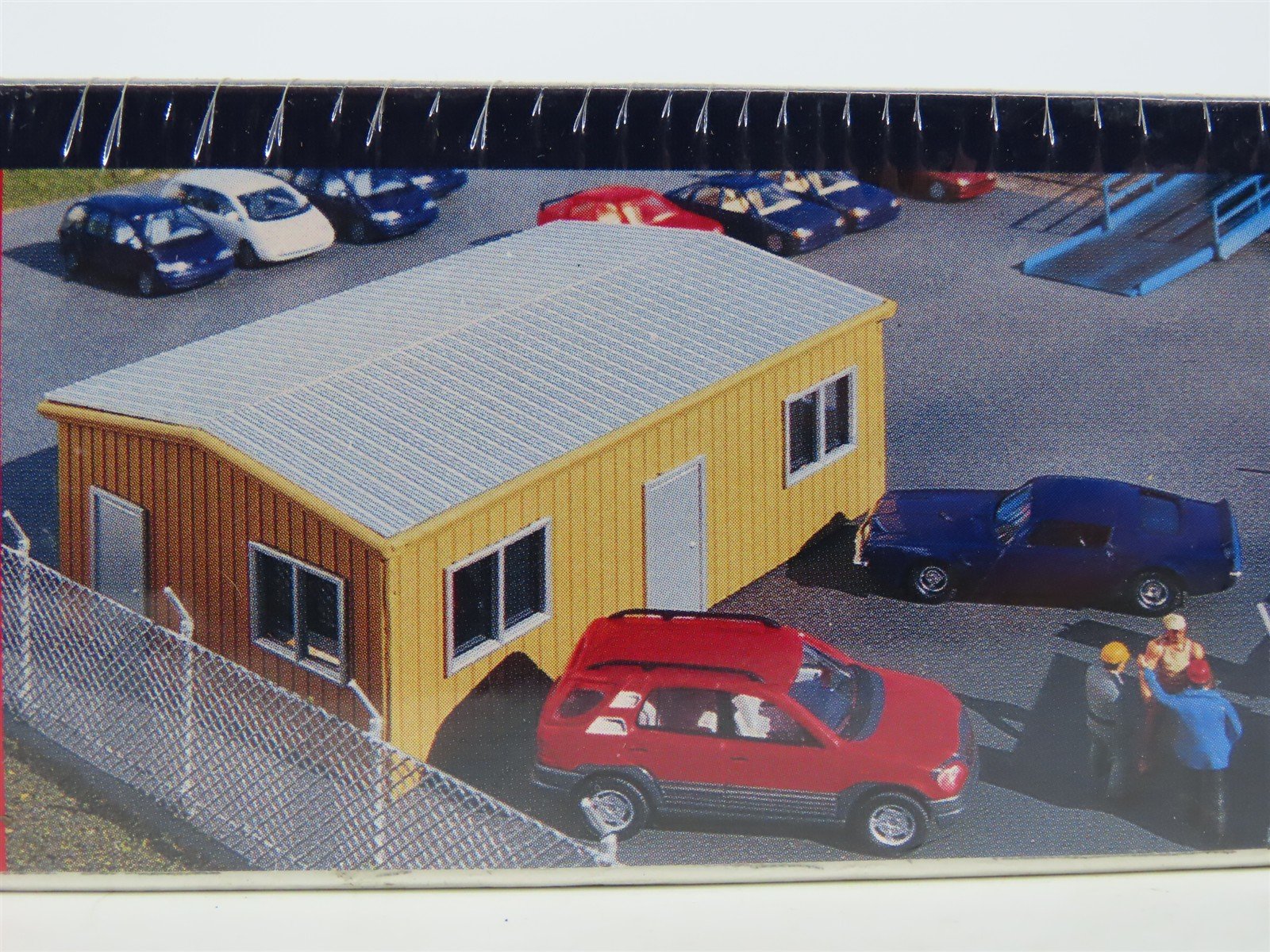 HO 1/87 Scale Walthers Kit #933-3076 Ford Distribution Facility - Sealed