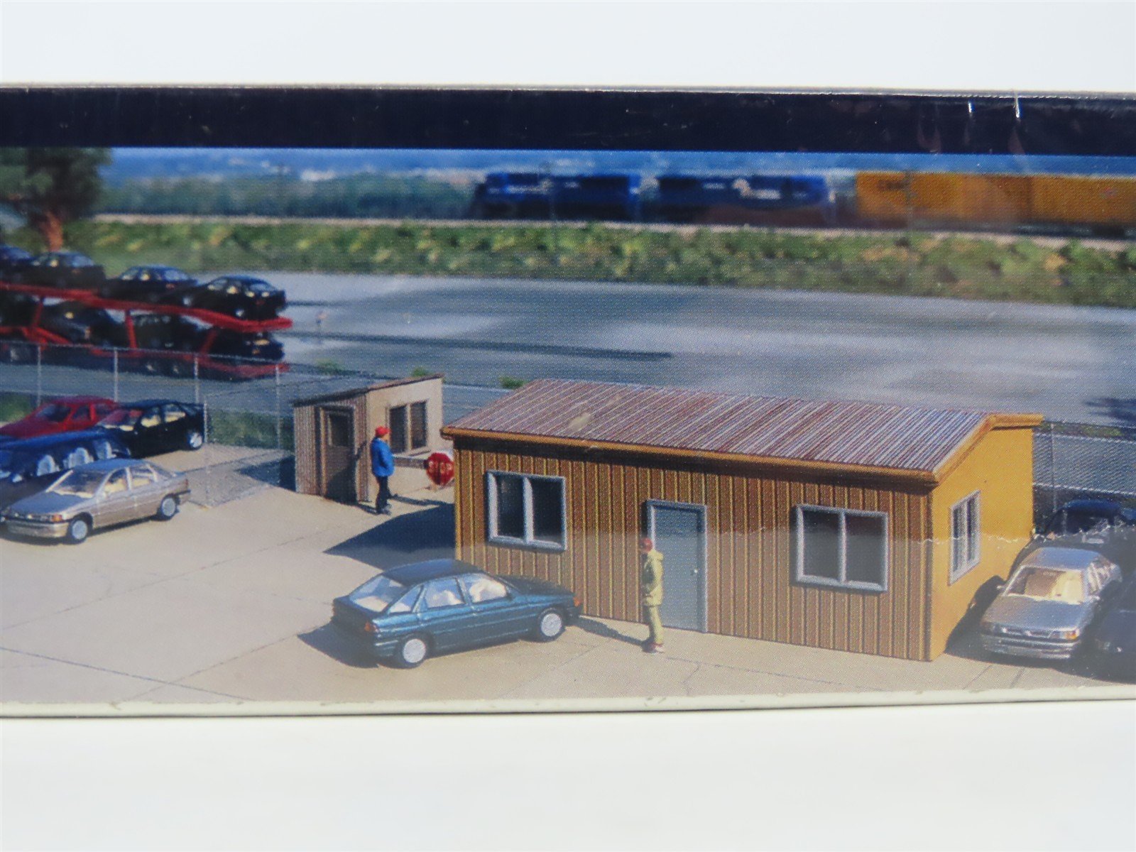 HO 1/87 Scale Walthers Kit #933-3076 Ford Distribution Facility - Sealed