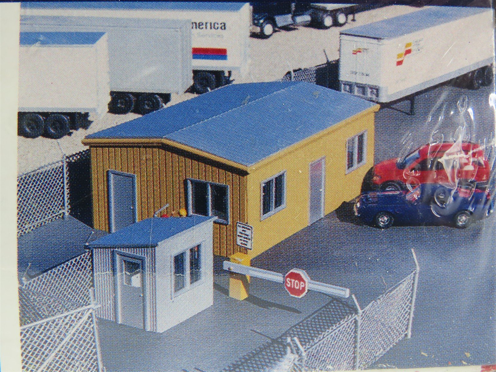 HO 1/87 Scale Walthers Kit #933-3076 Ford Distribution Facility - Sealed