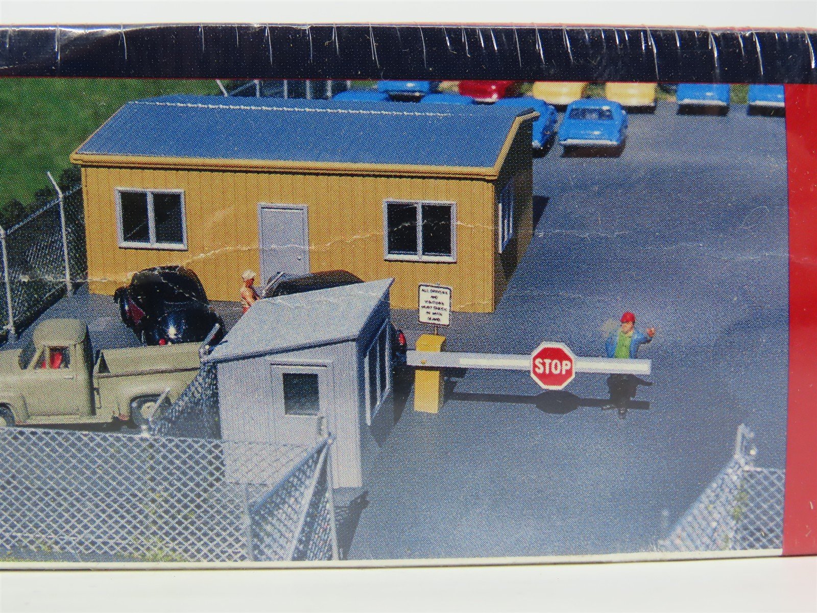 HO 1/87 Scale Walthers Kit #933-3076 Ford Distribution Facility - Sealed