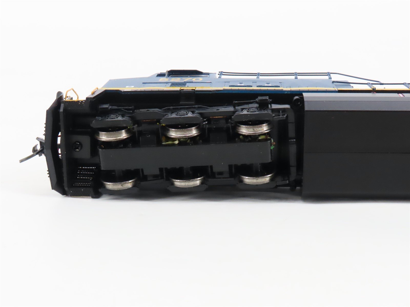 HO Scale Intermountain 49722S-07 CSX ES44DC Diesel Locomotive #5270 wDCC & Sound