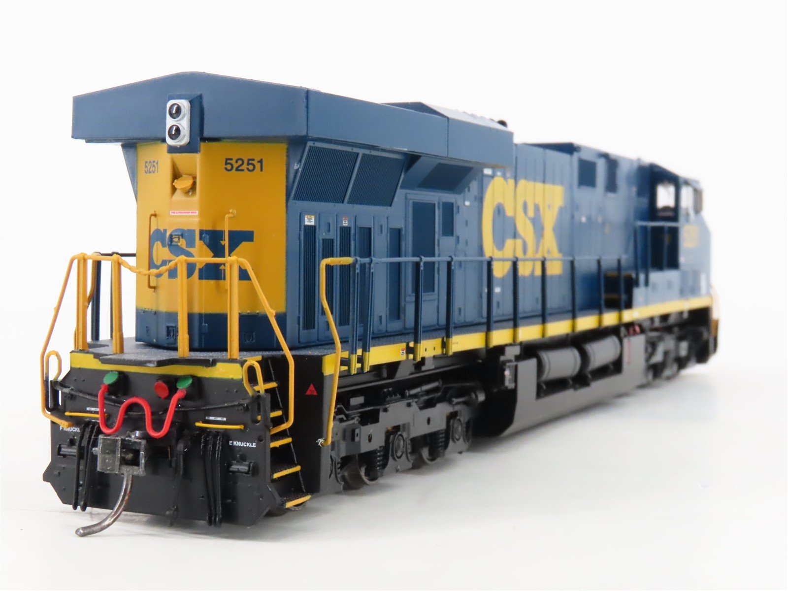HO Scale Intermountain 49722S-06 CSX ES44DC Diesel Locomotive #5251 wDCC & Sound