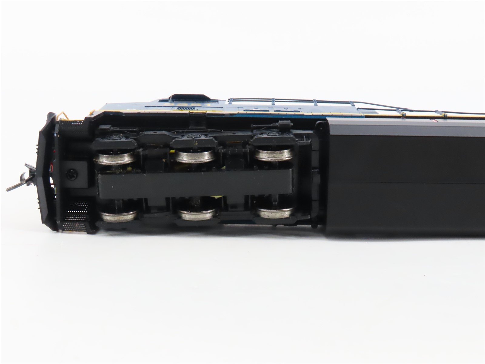 HO Scale Intermountain 49722S-06 CSX ES44DC Diesel Locomotive #5251 wDCC & Sound