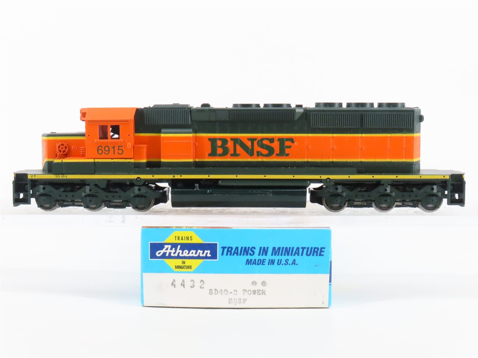 HO Scale Athearn 4432 BNSF Railway SD40 Diesel Locomotive #6915