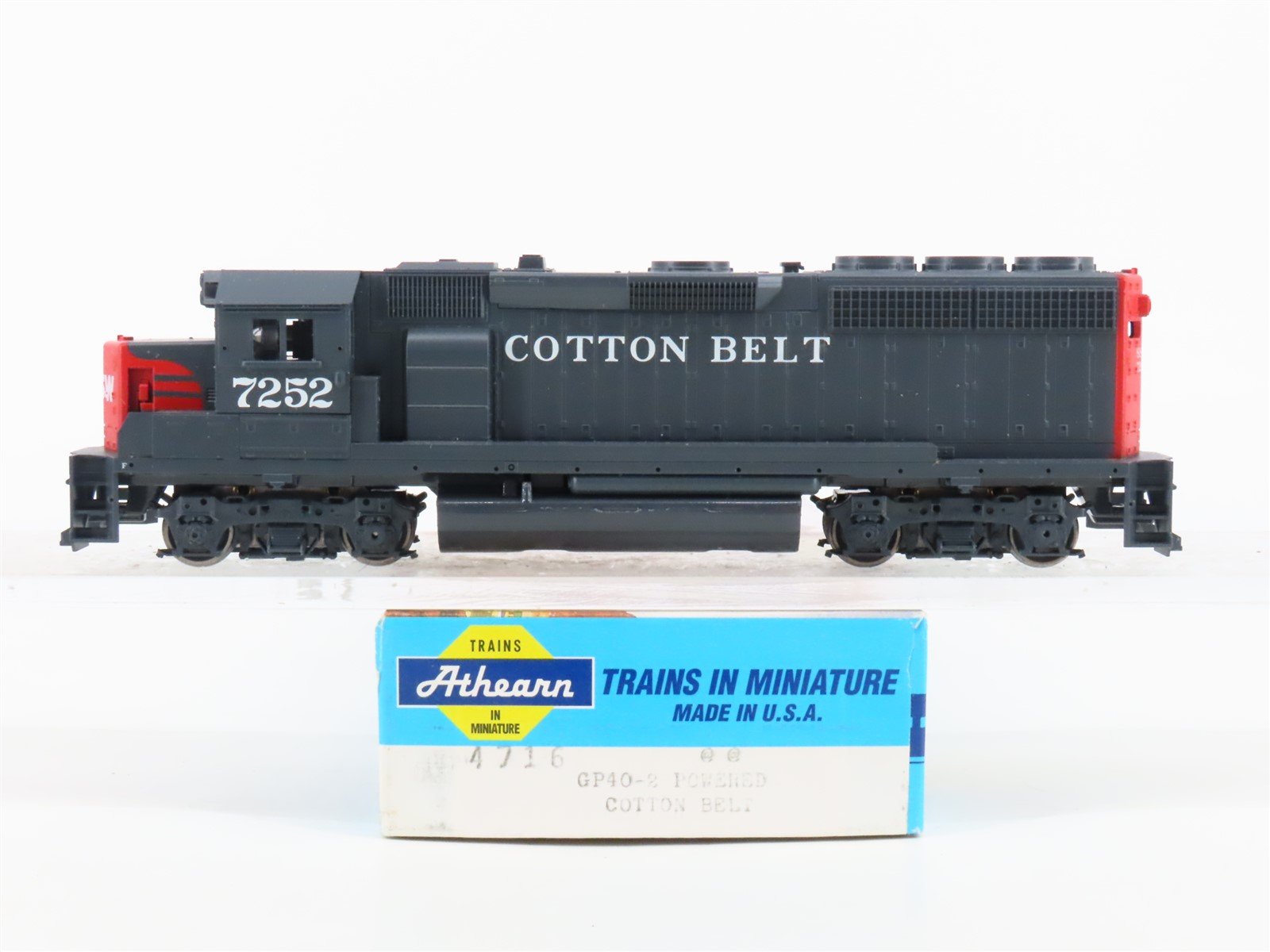 HO Scale Athearn 4716 SSW Cotton Belt GP40-2 Diesel Locomotive #7252