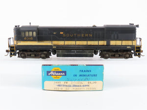 HO Scale Athearn 3483 Southern U33B Diesel Locomotive #4016 - CUSTOM