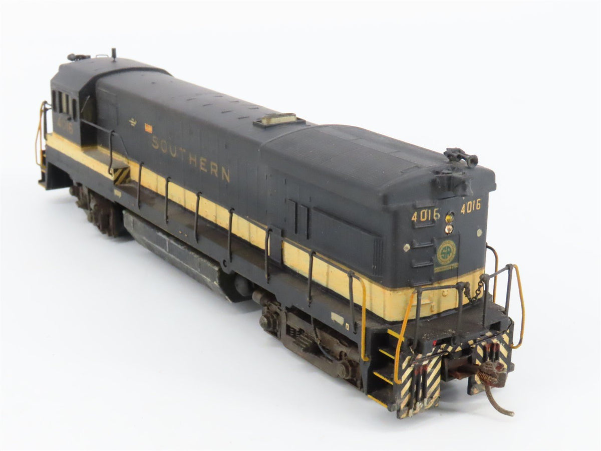 HO Scale Athearn 3483 Southern U33B Diesel Locomotive #4016 - CUSTOM