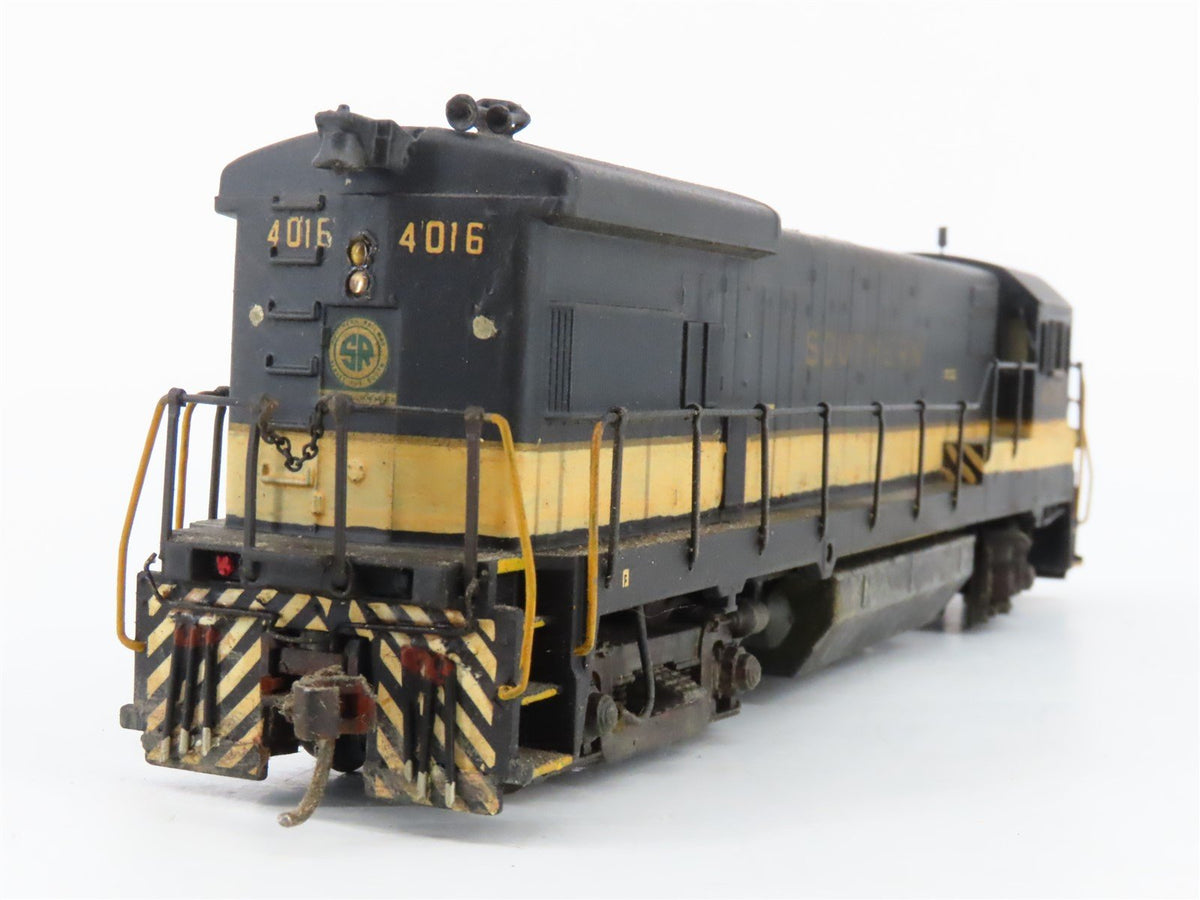 HO Scale Athearn 3483 Southern U33B Diesel Locomotive #4016 - CUSTOM
