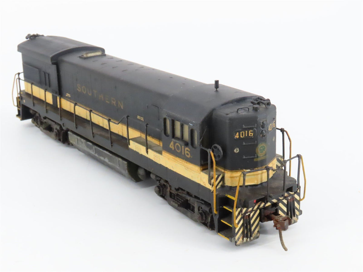 HO Scale Athearn 3483 Southern U33B Diesel Locomotive #4016 - CUSTOM