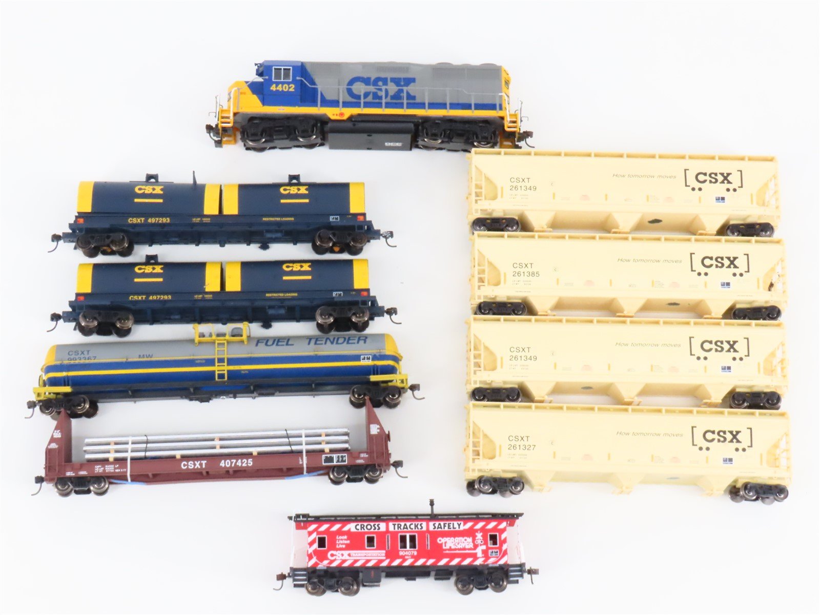 HO Scale Bachmann CSX Railroad 9 Car Diesl Train Set #4402 - DCC Equipped