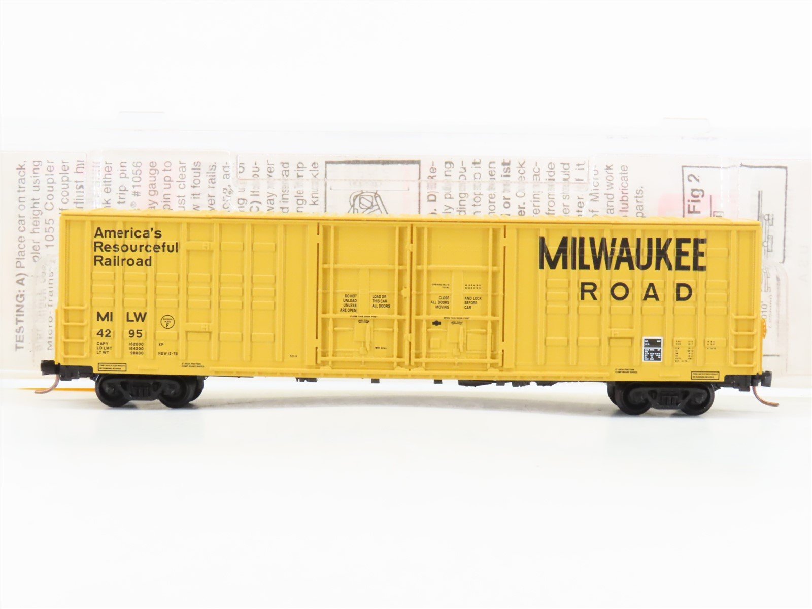 N Scale Micro-Trains MTL 103040 MILW Milwaukee Road 60' Waffle Side Boxcar #4295