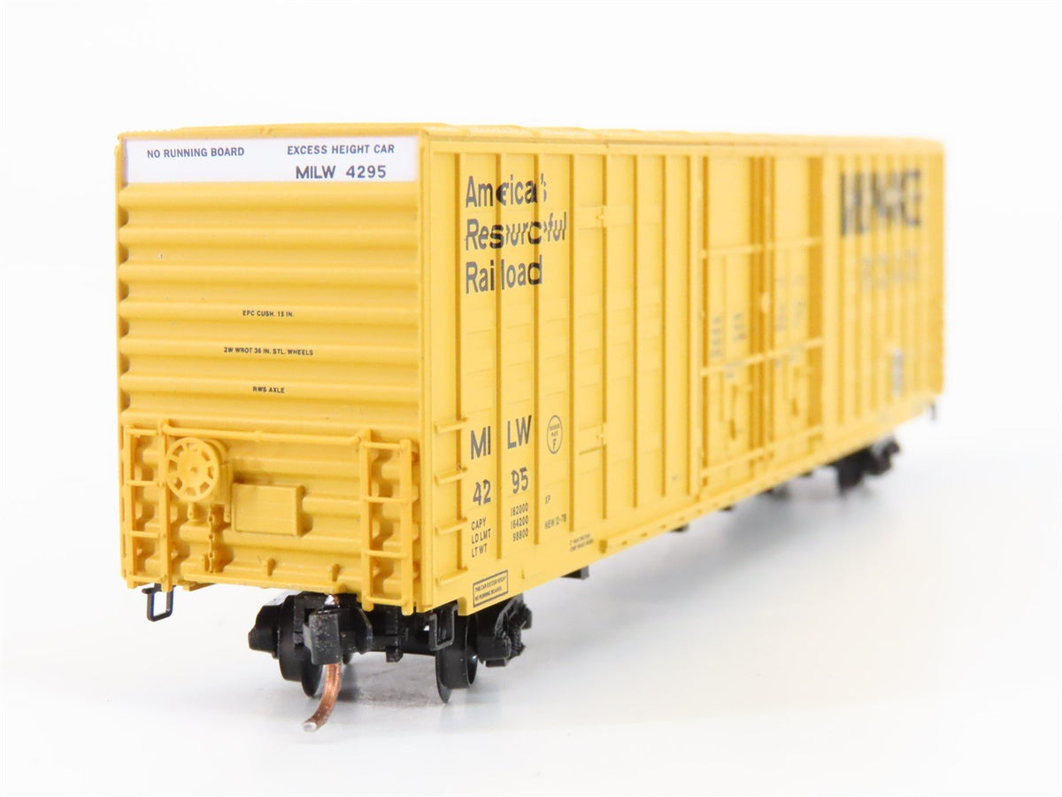 N Scale Micro-Trains MTL 103040 MILW Milwaukee Road 60&#39; Waffle Side Boxcar #4295