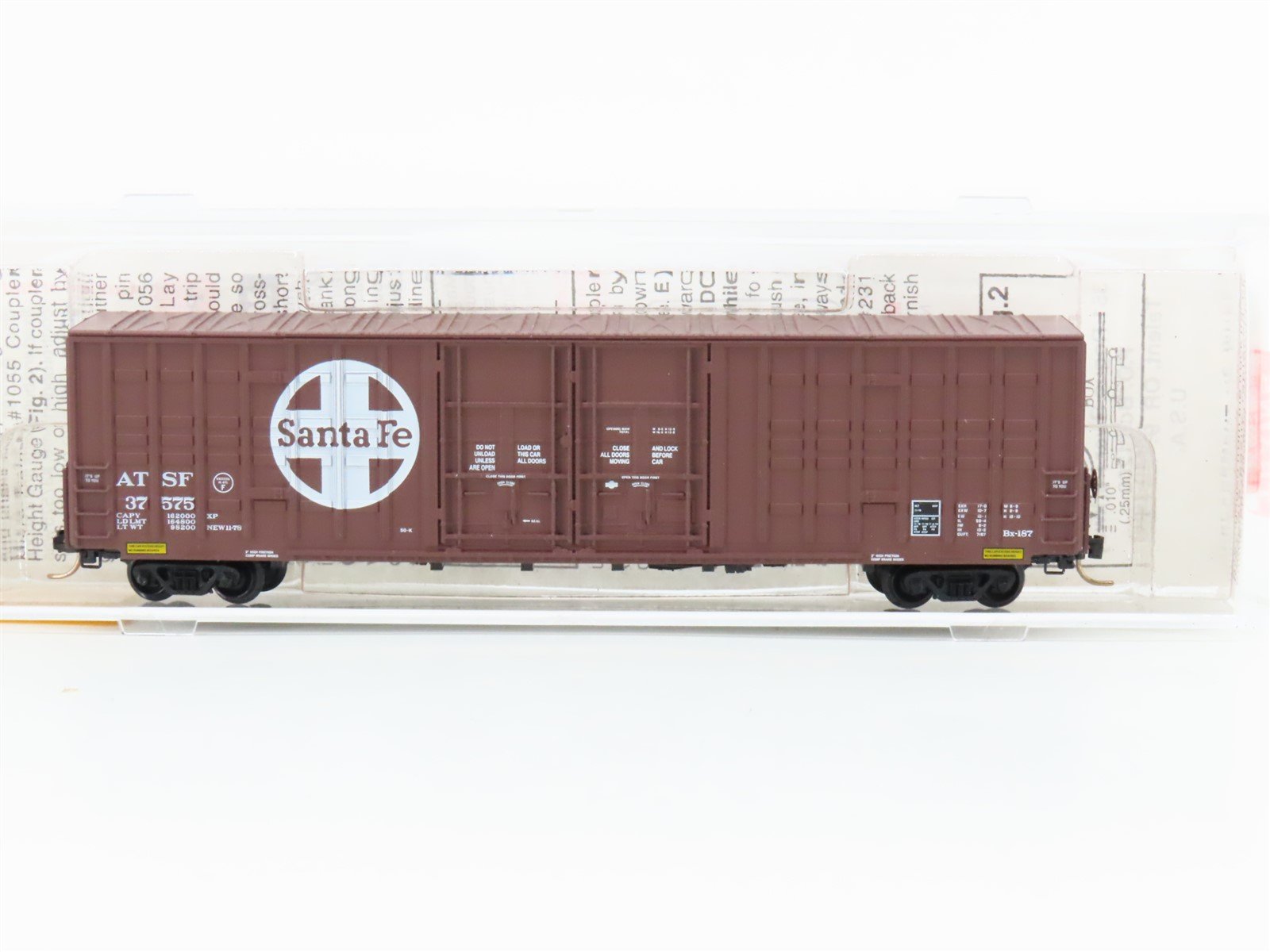 N Scale Micro-Trains MTL 103030 ATSF Santa Fe 60' Waffle Side Boxcar #37575