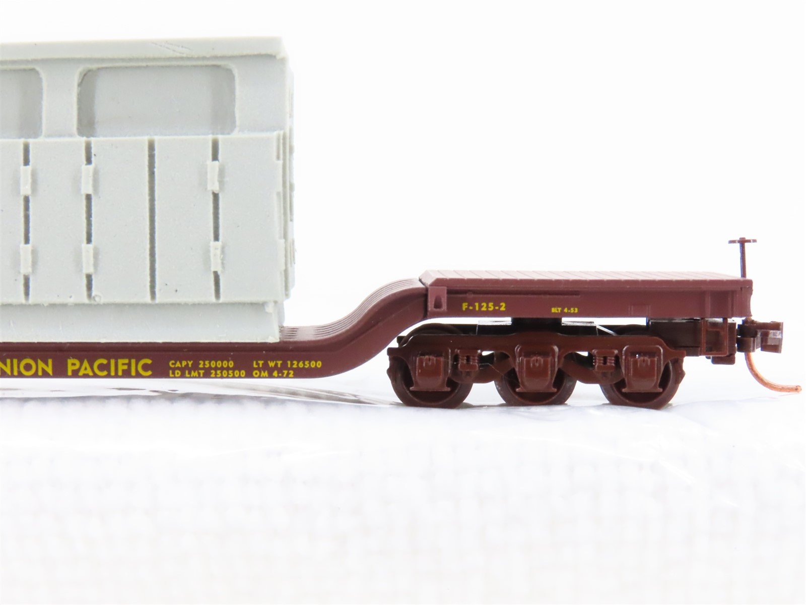 N Scale Micro-Trains MTL 109220 UP Union Pacific Depressed Flatcar #50001 w/Load
