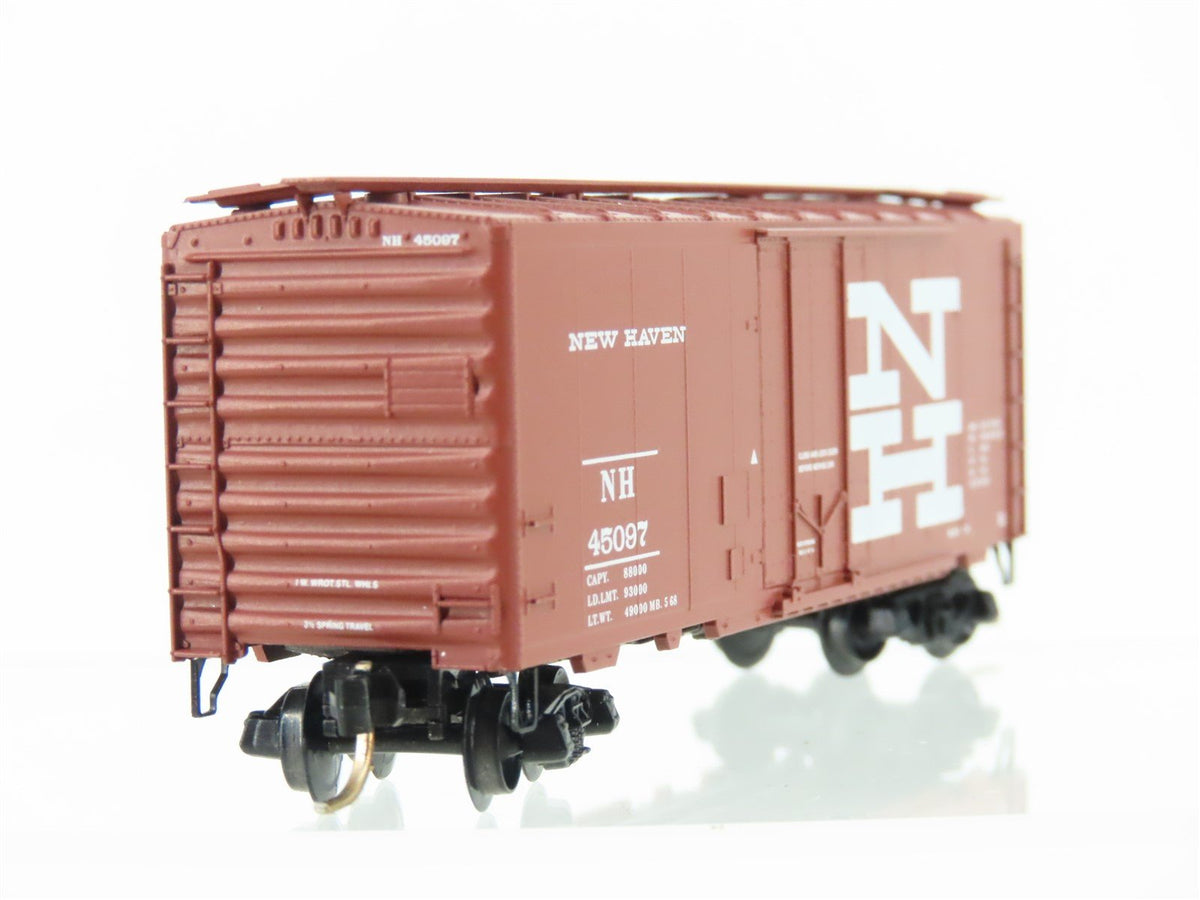 N Scale Micro-Trains MTL 21250 NH New Haven 40&#39; Plug Door Box Car #45097