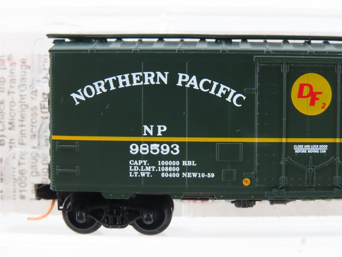 N Scale Micro-Trains MTL 21210 NP Northern Pacific 40&#39; Plug Door Box Car #98593