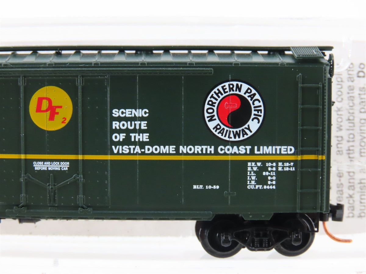 N Scale Micro-Trains MTL 21210 NP Northern Pacific 40&#39; Plug Door Box Car #98593