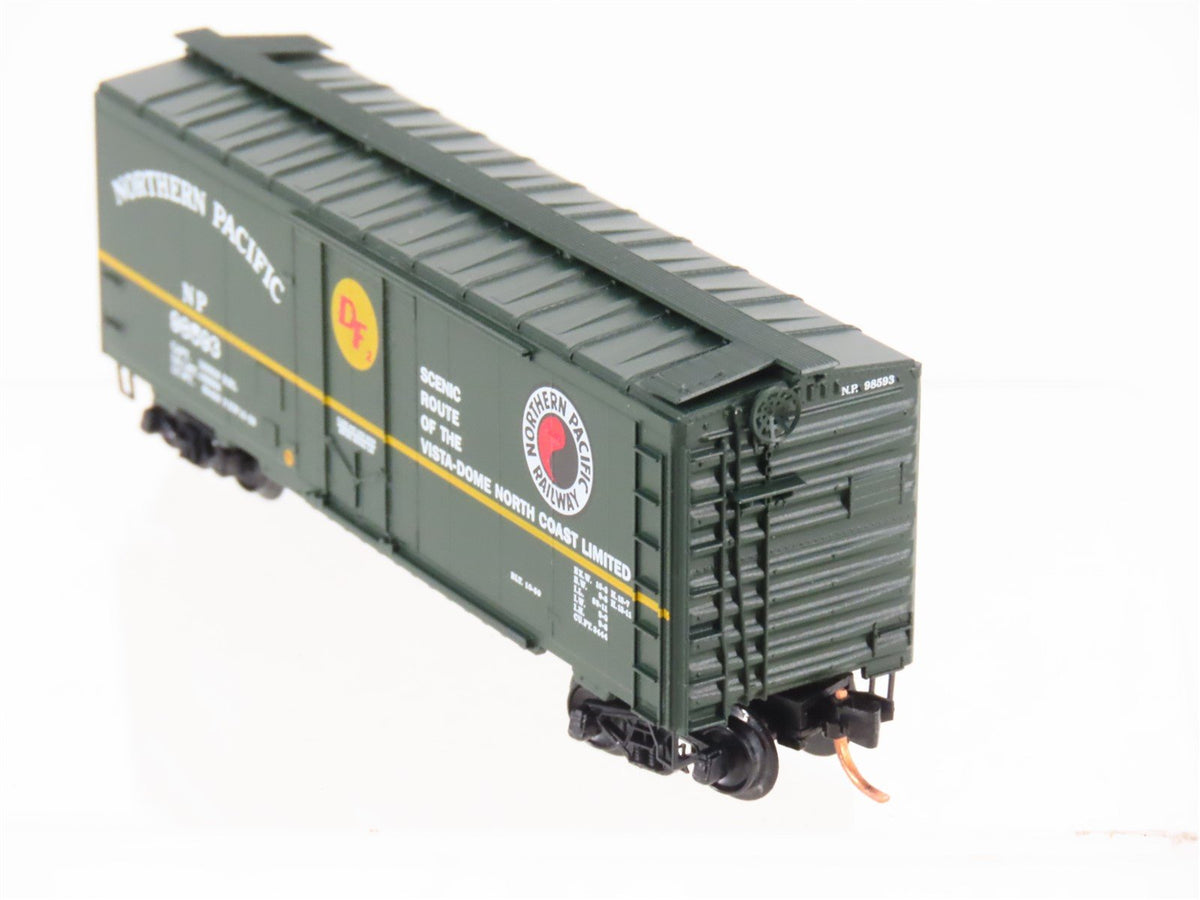 N Scale Micro-Trains MTL 21210 NP Northern Pacific 40&#39; Plug Door Box Car #98593