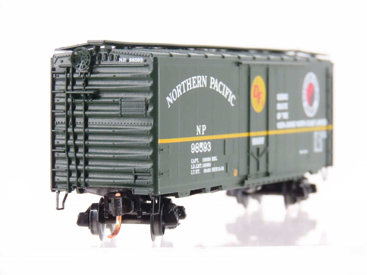 N Scale Micro-Trains MTL 21210 NP Northern Pacific 40&#39; Plug Door Box Car #98593
