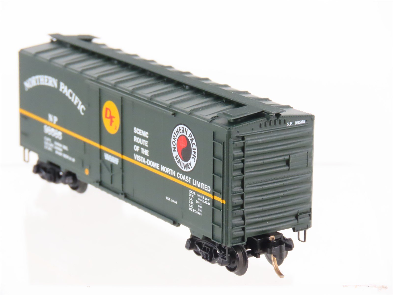 N Scale Micro-Trains MTL 21210 NP Northern Pacific 40' Plug Door Box Car #98585