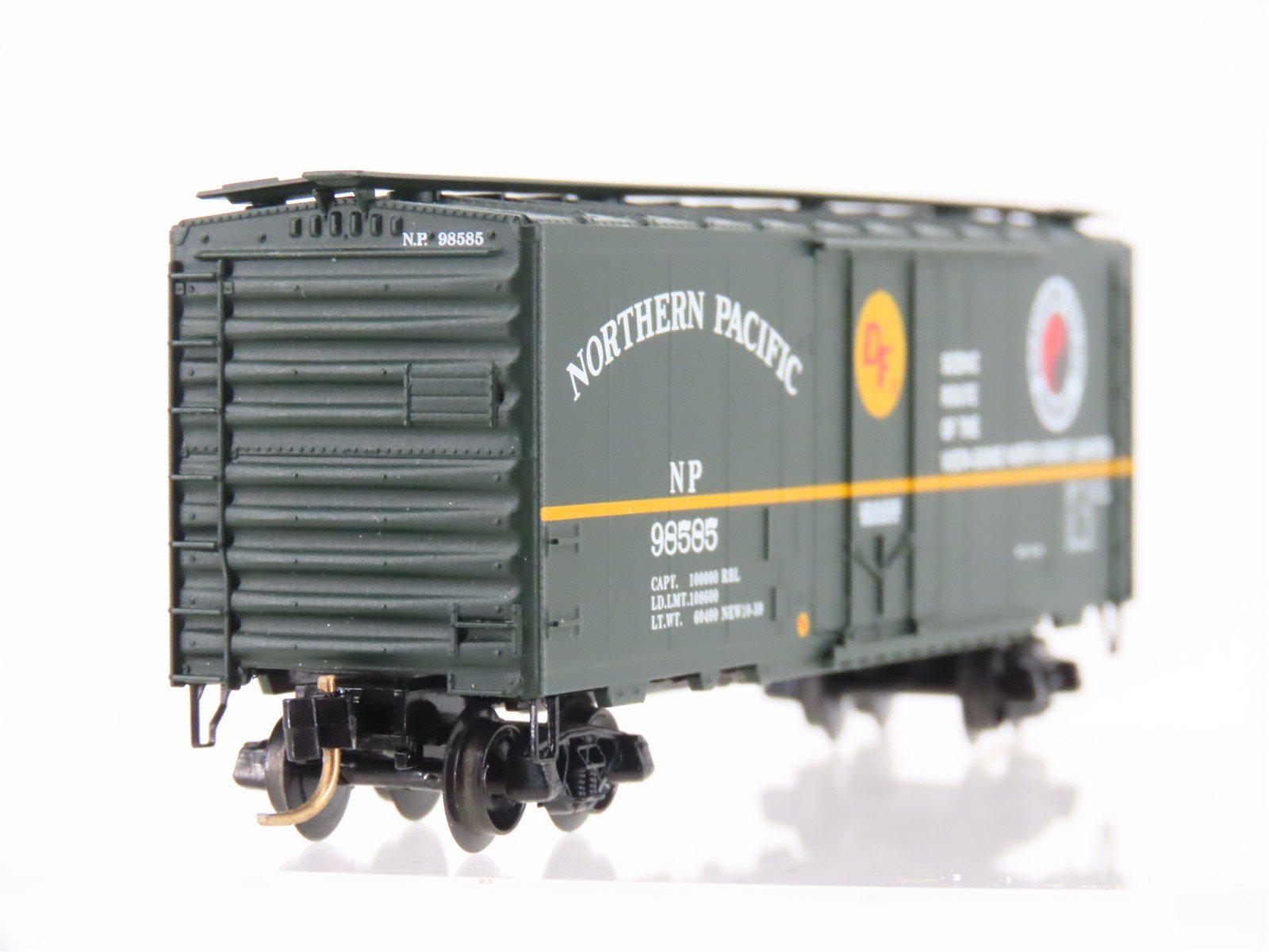 N Scale Micro-Trains MTL 21210 NP Northern Pacific 40' Plug Door Box Car #98585
