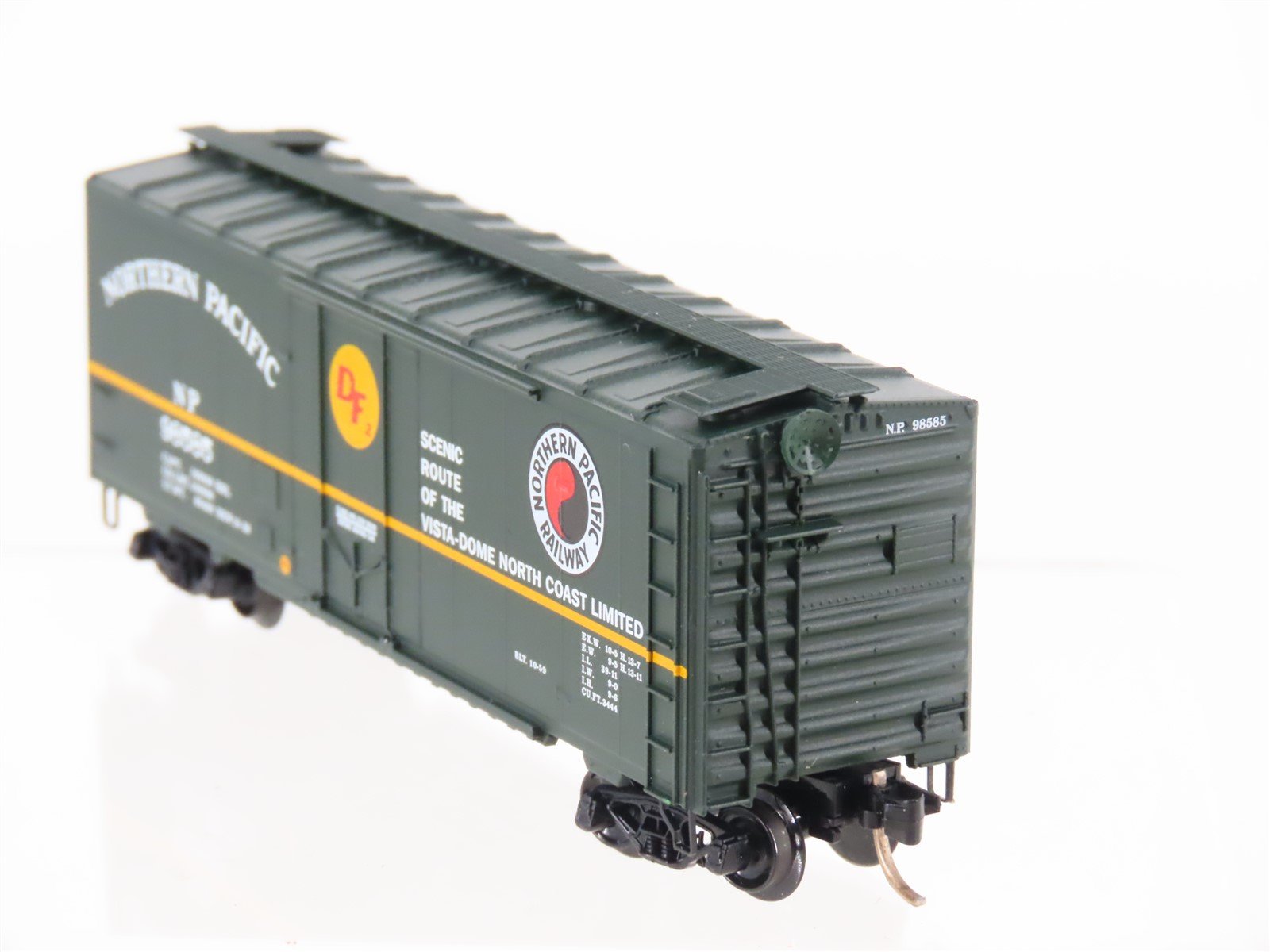 N Scale Micro-Trains MTL 21210 NP Northern Pacific 40' Plug Door Box Car #98585