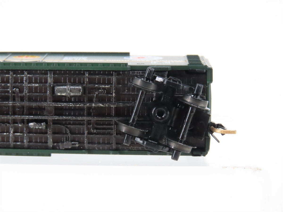 N Scale Micro-Trains MTL 21210 NP Northern Pacific 40&#39; Plug Door Box Car #98585